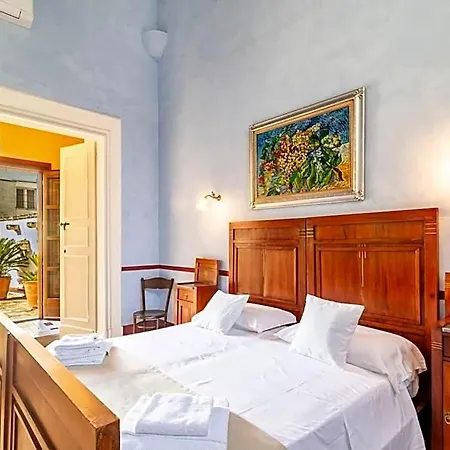 Palazzo Insula Bed & Breakfast 3*